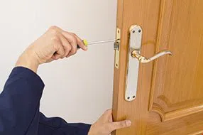 Lock Locksmith Tech Meriden, CT 203-278-5065 - lock-changing